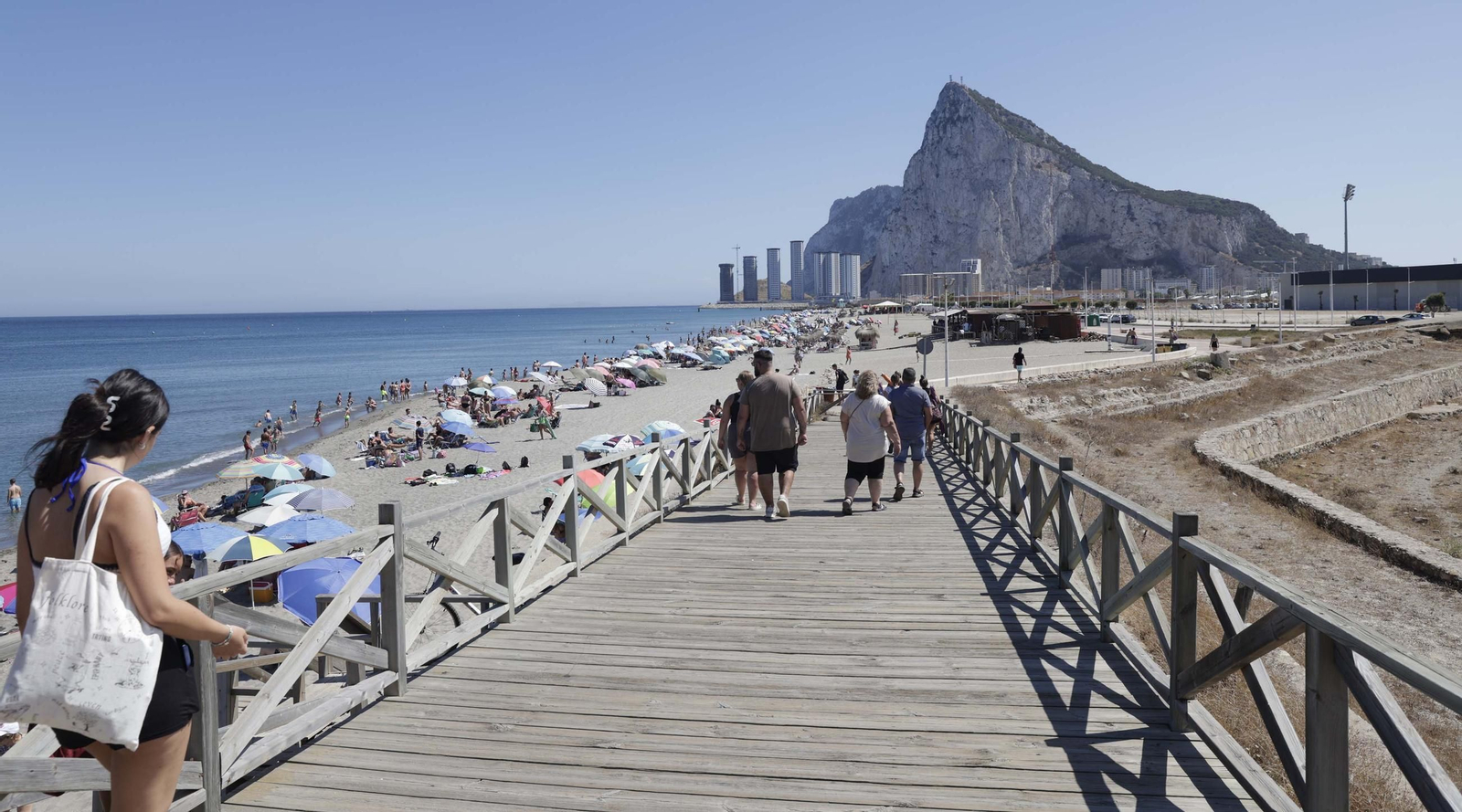 Fotos del primer domingo de julio en las playas de La Línea