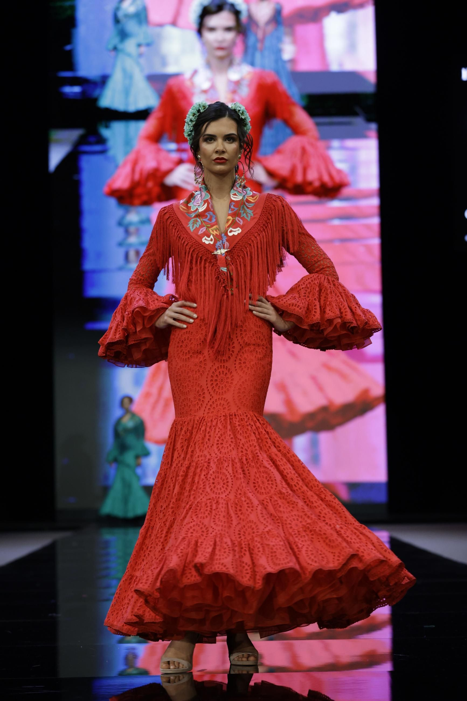 Desfile de Hermanas Serrano en SIMOF 2025, todas las fotos