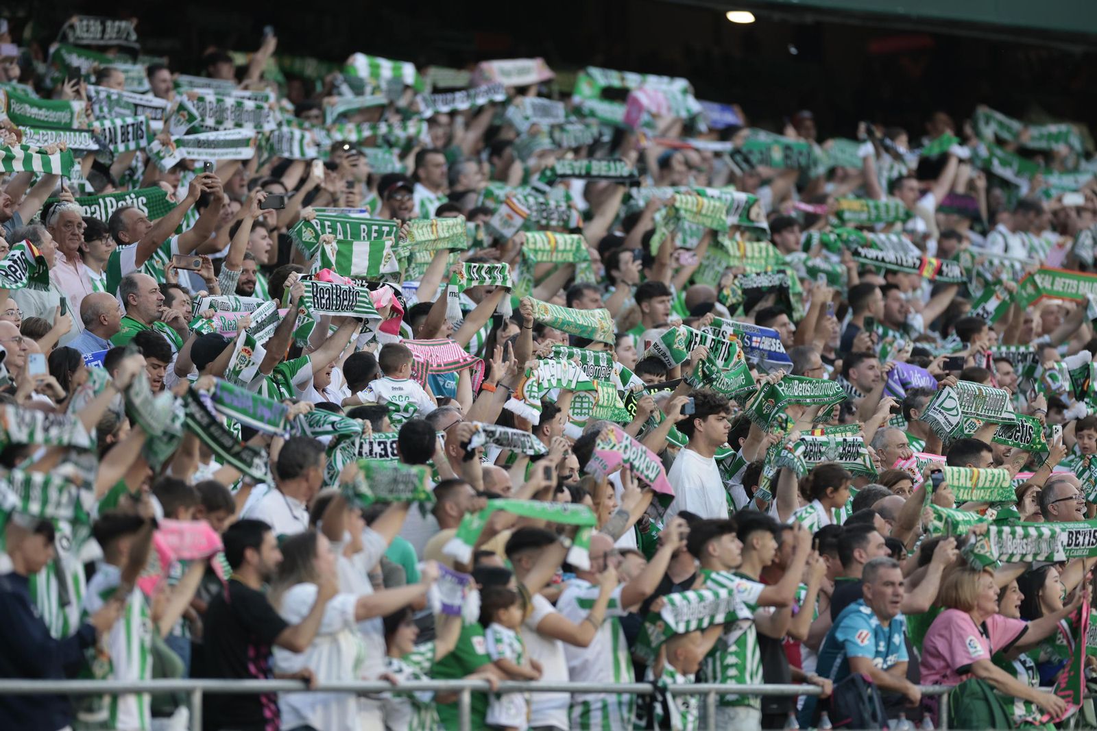 Búscate en las fotos del Betis - Valencia