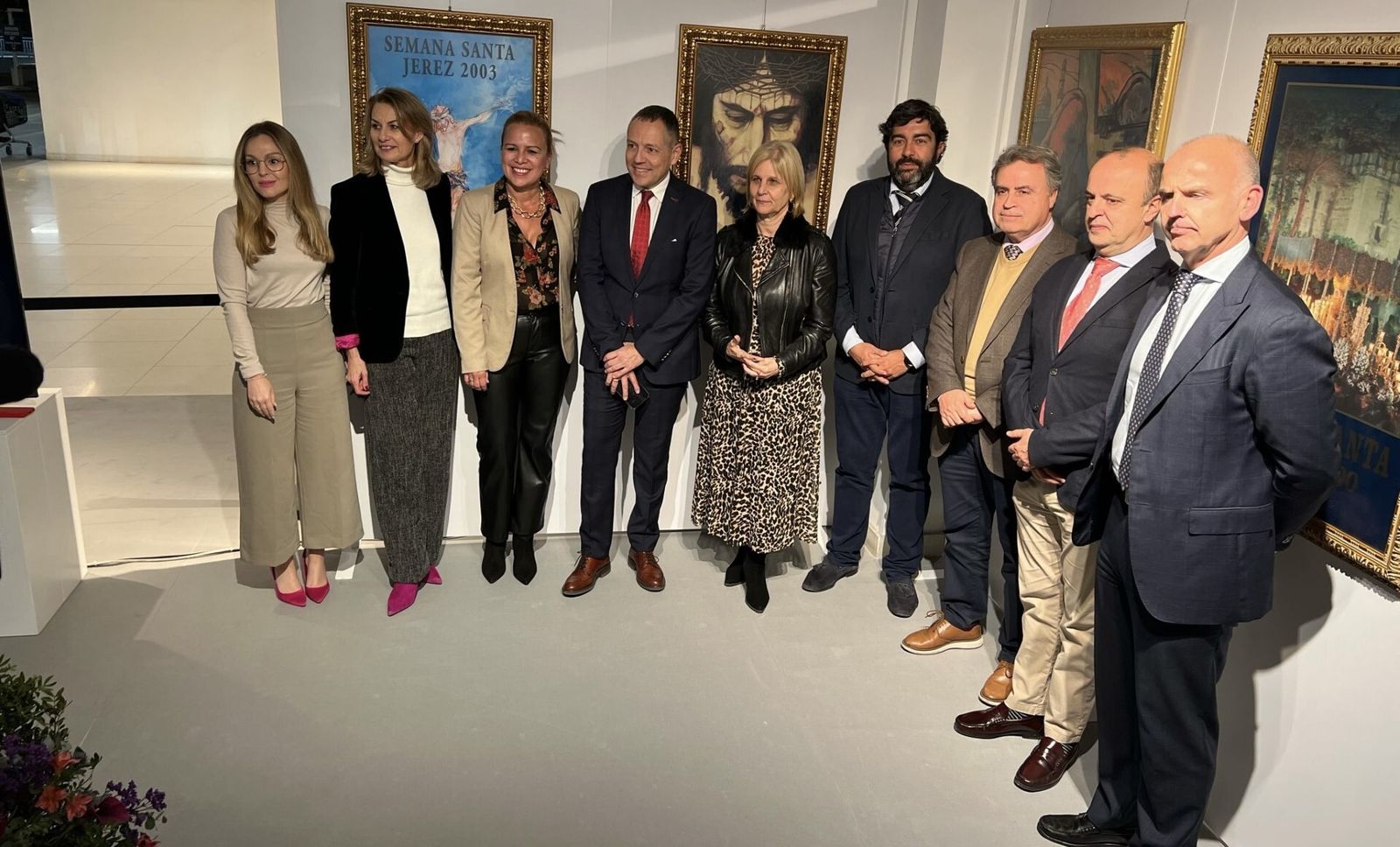 El Corte Inglés ha inaugurado la efeméride de su 40 aniversario en Jerez con una exposición cofradiera.