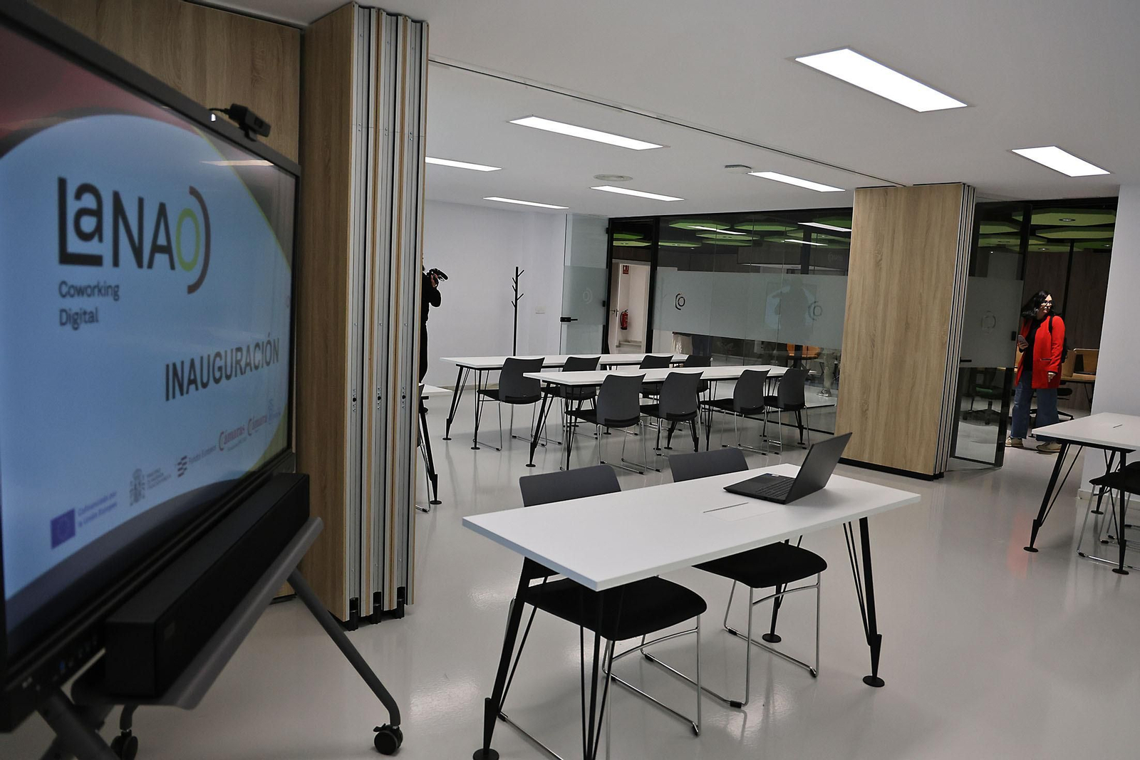 Imágenes de la inauguración del coworking digital 'La Nao'.