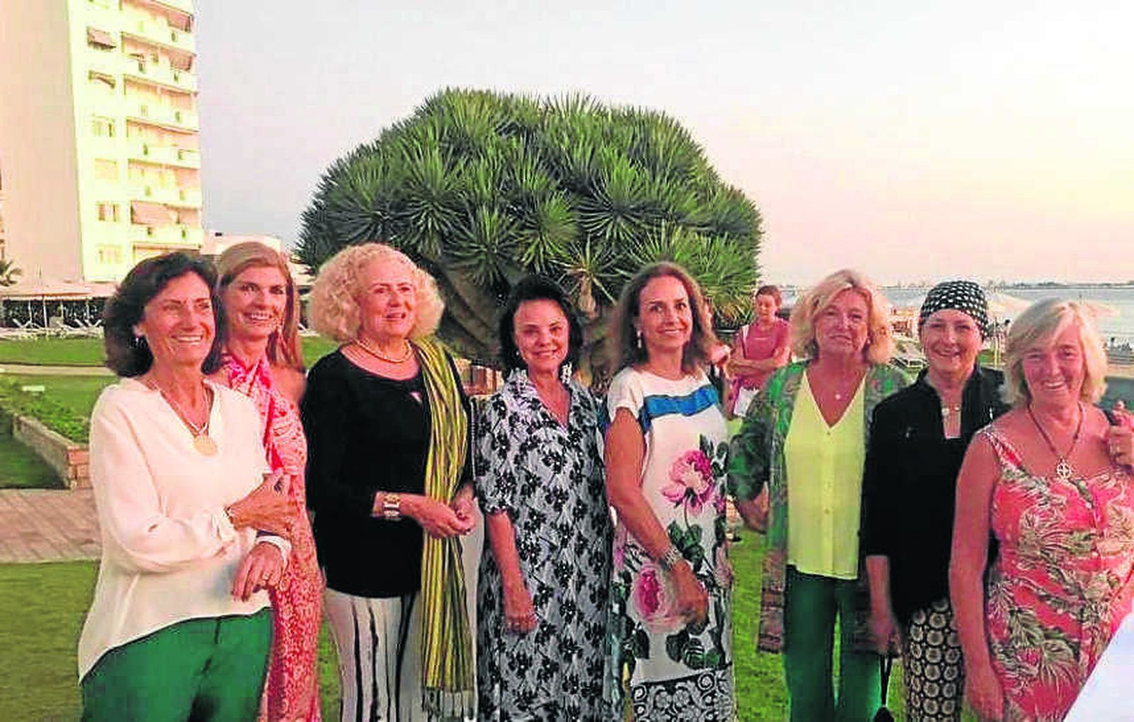 Covi Molina, Lourdes Beltrán, Marita Segovia, Margarita Ballarín, marquesa de Vargas, Maira Arteaga, Lola Artaza y Patricia Cubas.