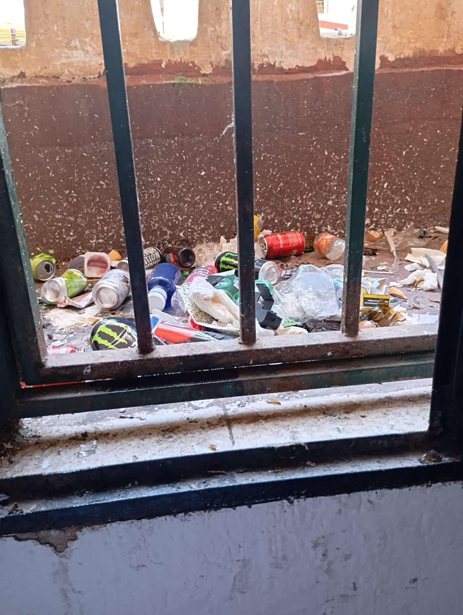 Basura en el bloque.