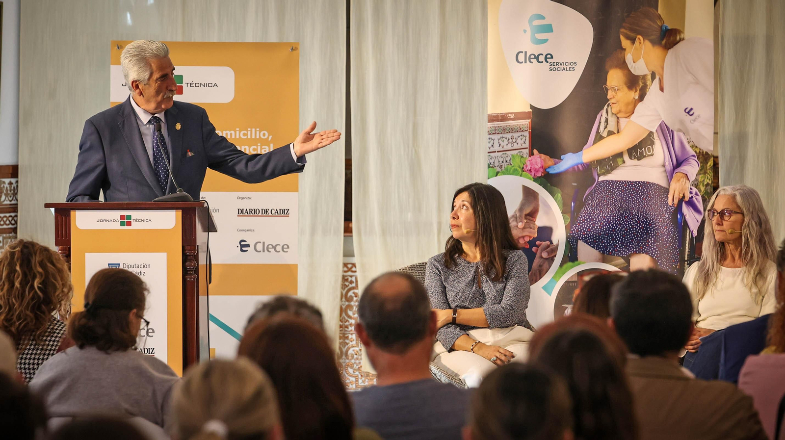 'Ayuda a domicilio, un trabajo esencial en clave femenina'