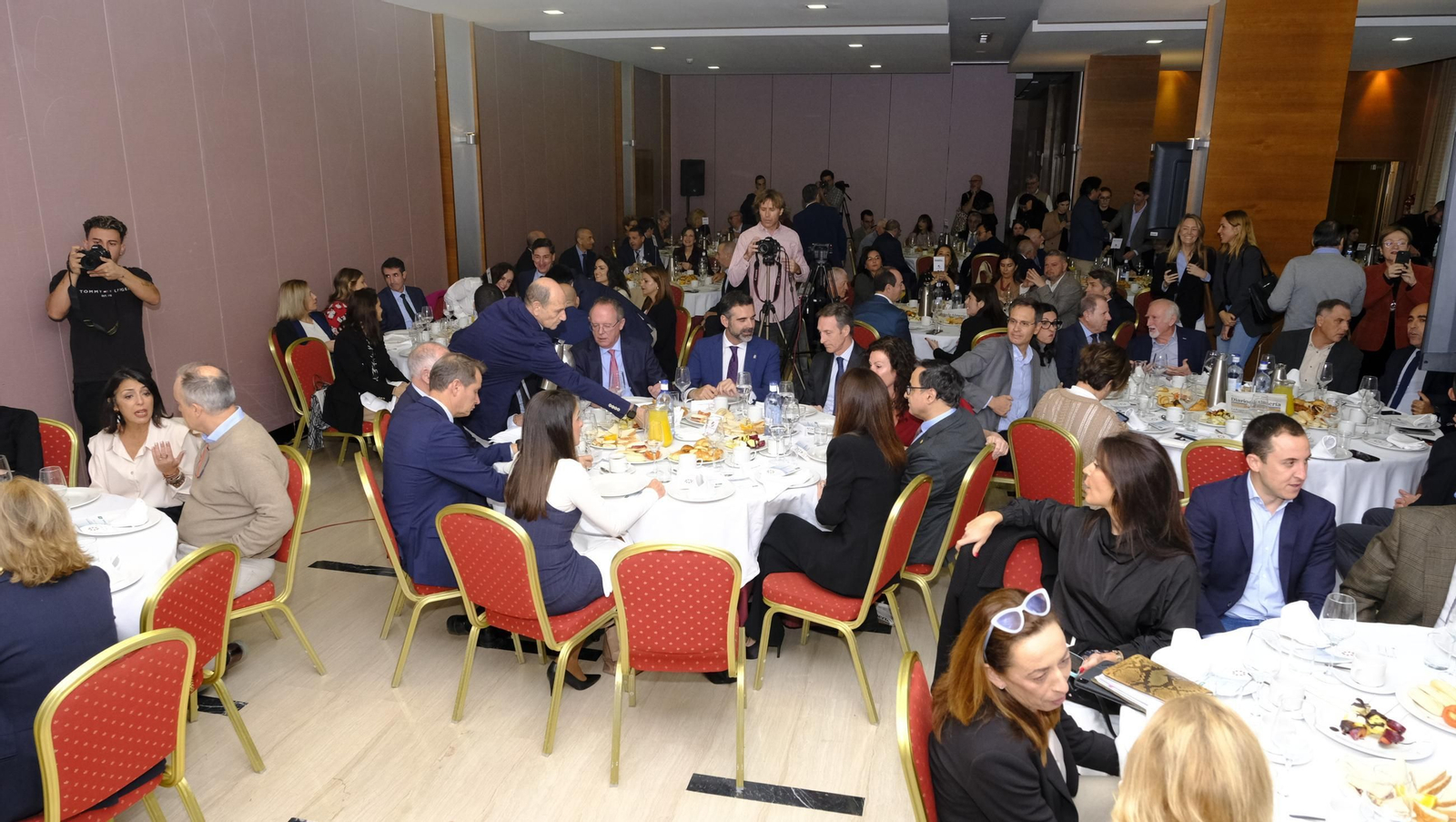 Foro Joly Andalucía-Sando, con el Consejero de Agricultura Ramón Fernández-Pacheco, en imágenes