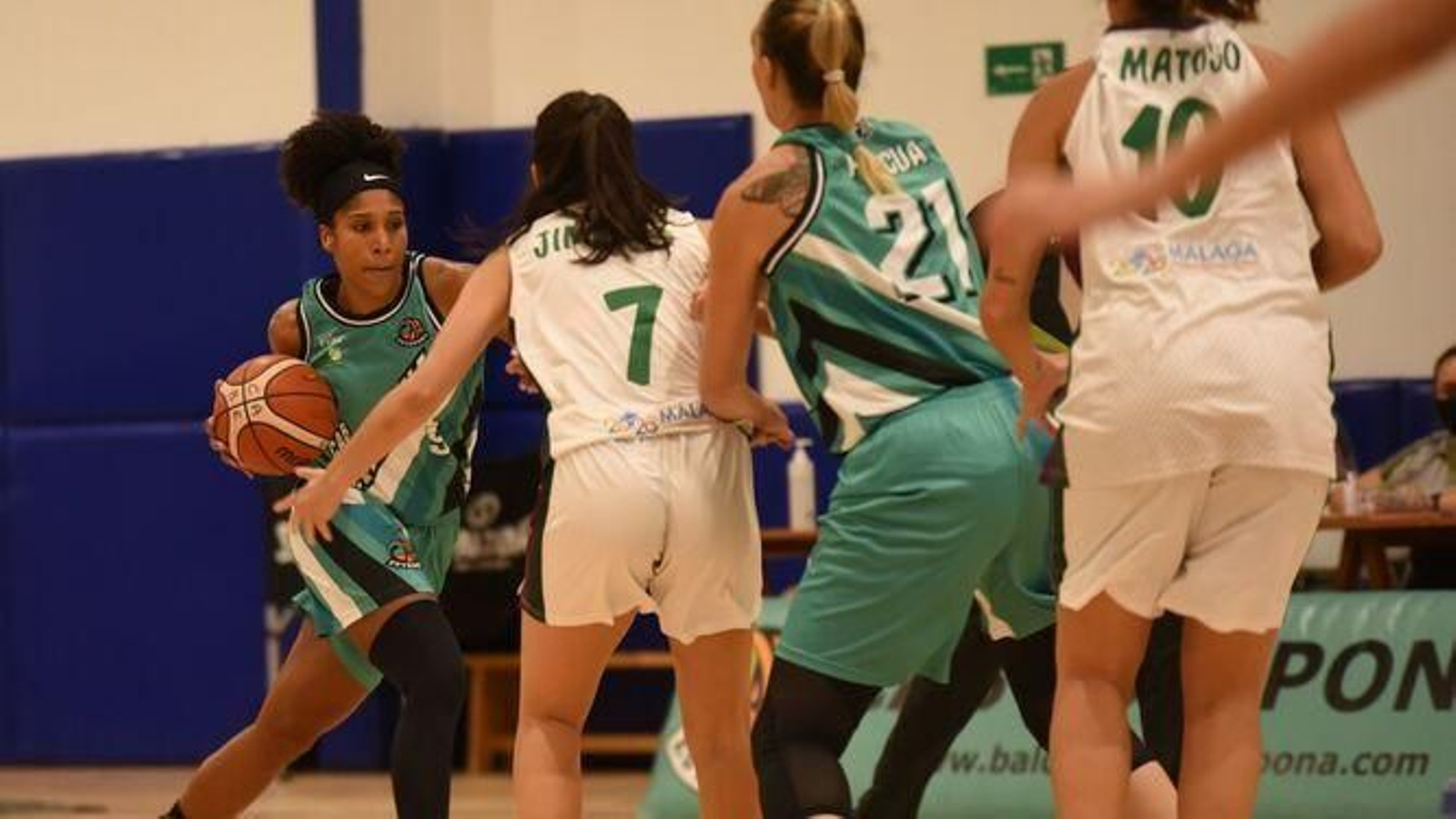 Imagen de uno de los amistosos disputados entre el CAB Estepona y el Unicaja Femenino