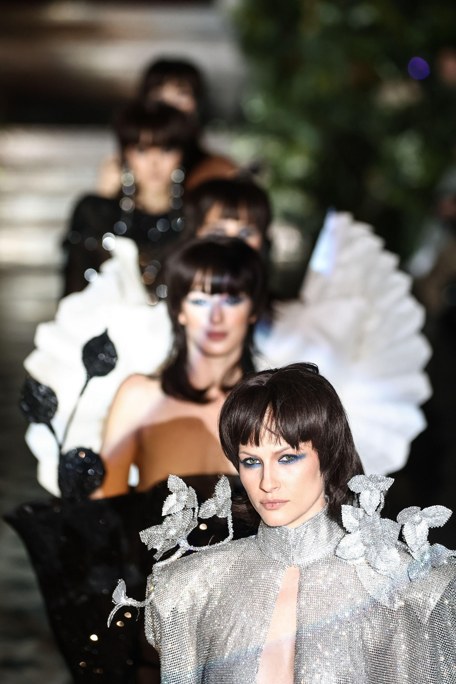 El desfile de Juana Martín en la Semana de la Alta Costura de París, en imágenes