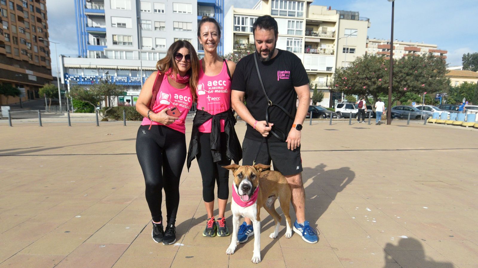 Las fotos de la Marcha contra el cáncer de mama en Algeciras