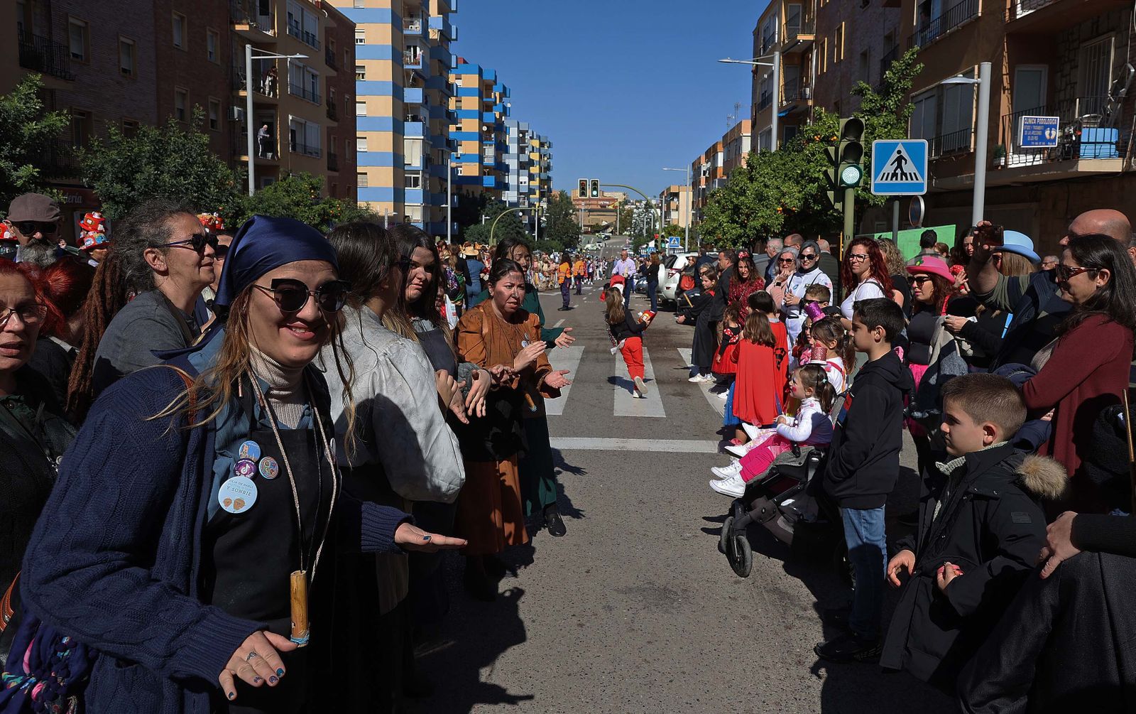 La cabalgata de agrupaciones del Carnaval de Algeciras, en imágenes