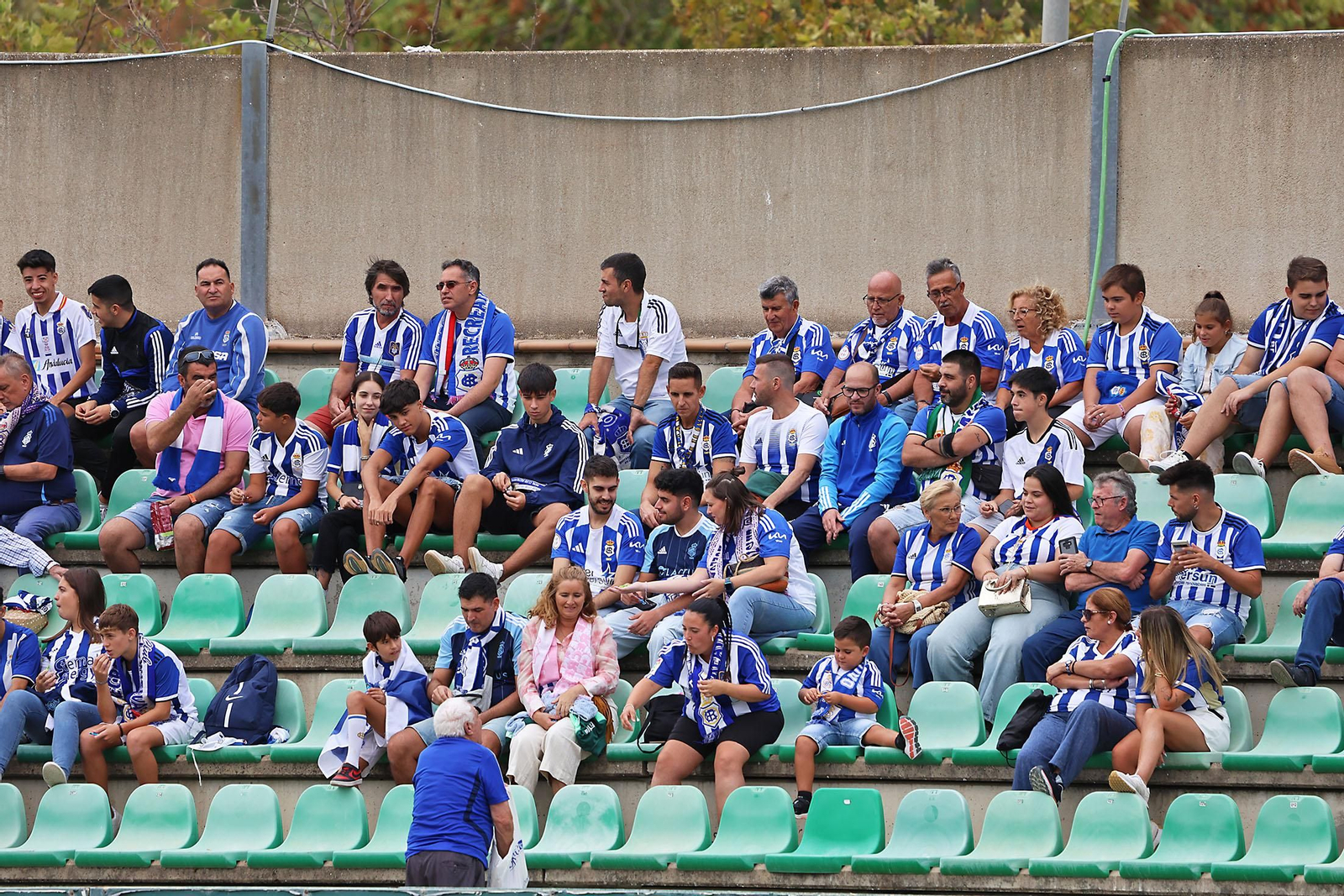Búscate en las gradas del Betis Deportivo-Recreativo de Huelva