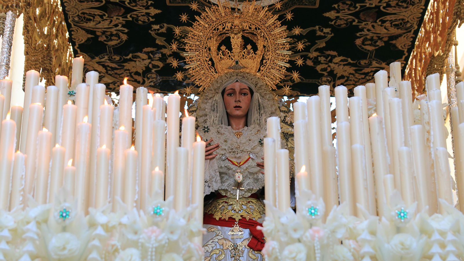 La procesión de la Macarena, en imágenes