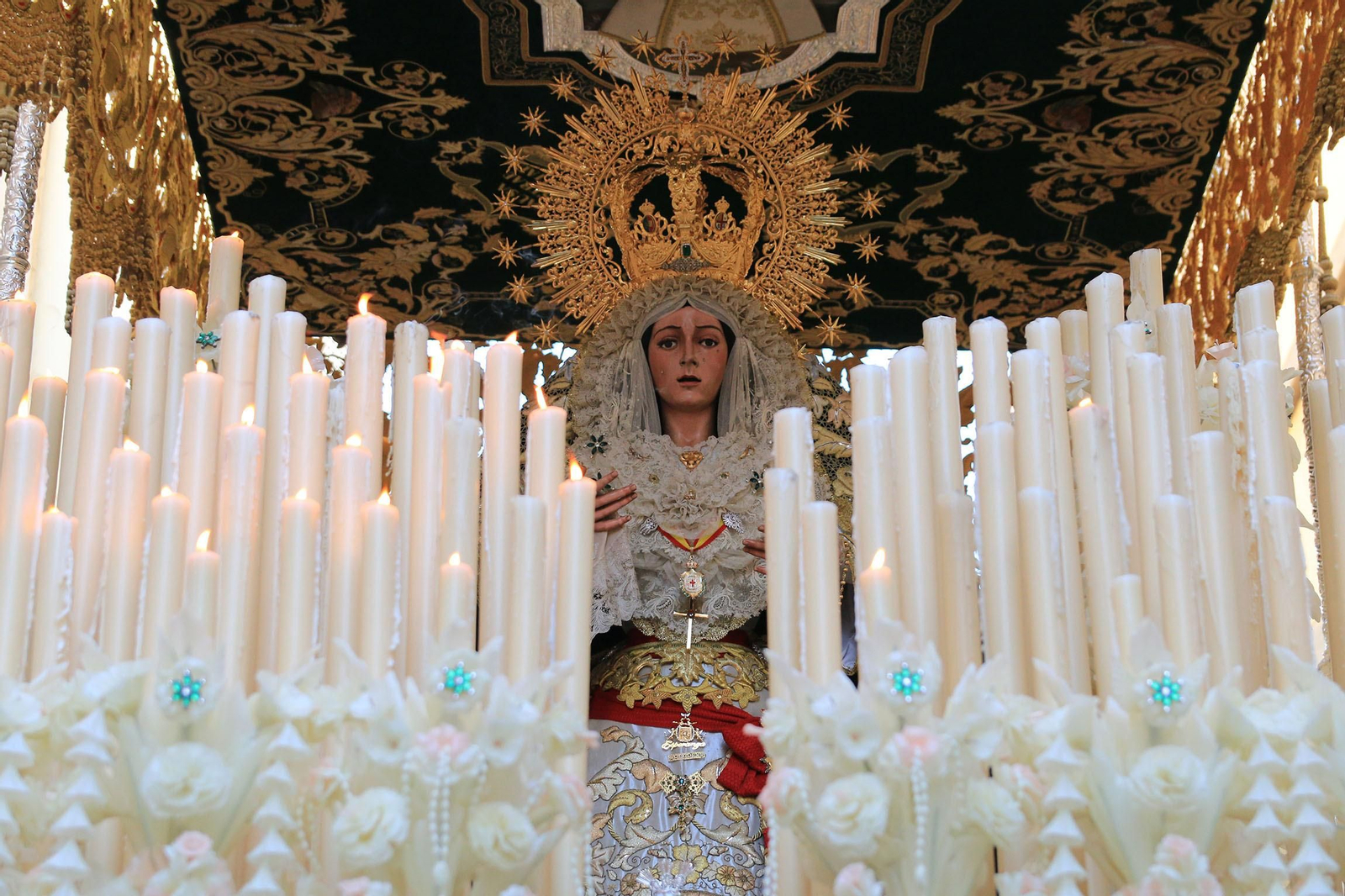 La procesión de la Macarena, en imágenes