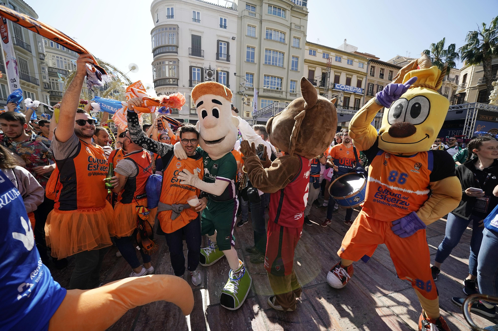 Las fotos del encuentro de aficionados de la Copa en el centro de Málaga