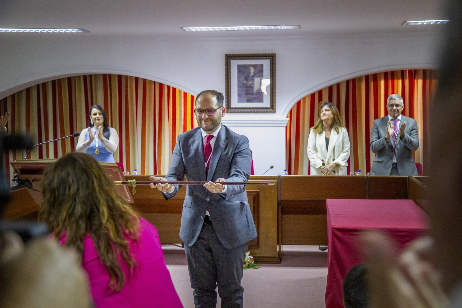 Adrián Vaca, con el bastón de mando