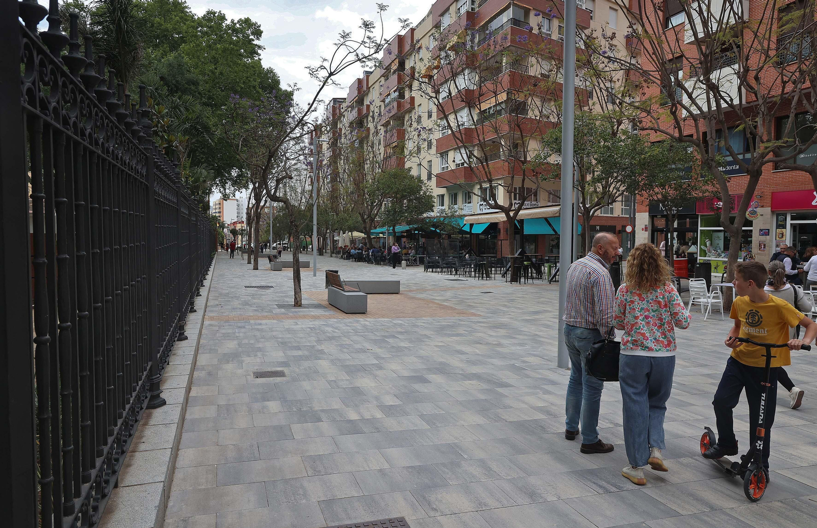 La apertura peatonal de la avenida Capitán Ontañón de Algeciras, en imágenes