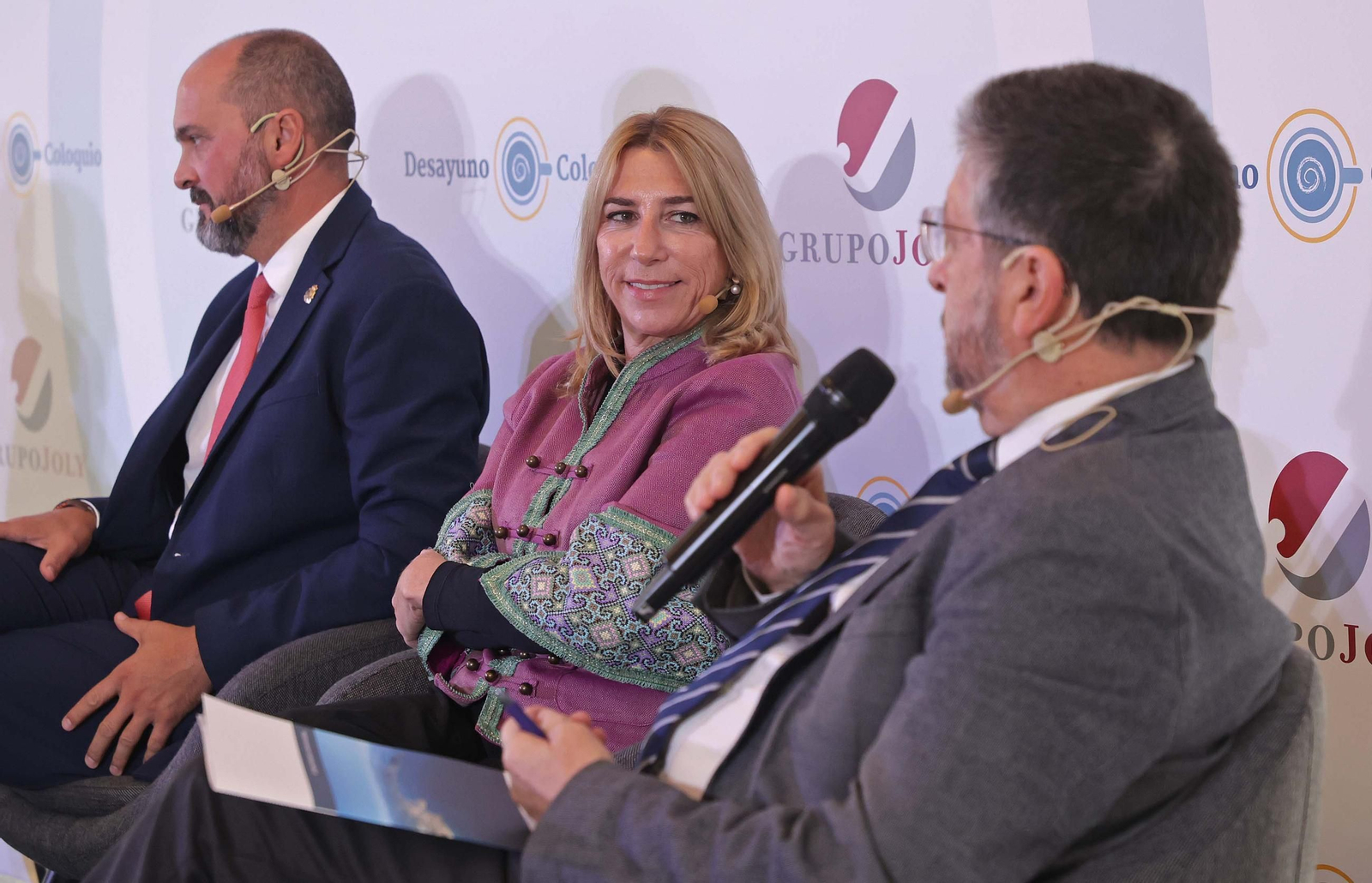Fotos del Desayuno coloquio Nuevos retos del almacenamiento en la era de la bioenergía en Los Barrios y el Campo de Gibraltar de Europa Sur y Olivia Energy Group