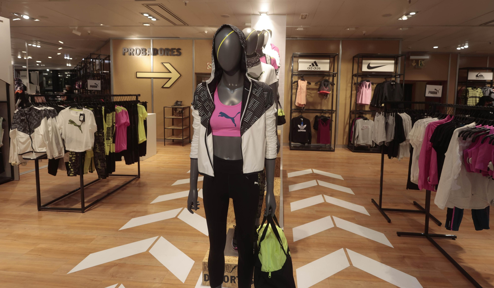 El Corte Inglés presenta las nuevas tiendas en su centro de Sevilla Este