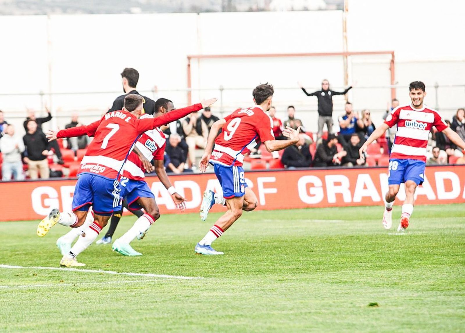 Las imágenes del Recreativo Granada - Real Madrid Castilla