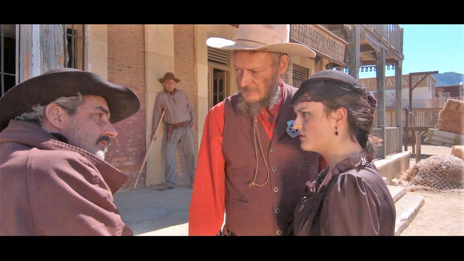 Escena del cortometraje ‘Arizona 1878’ donde aparecen Micky Molina, Bruno Jiménez y Ana María Olaya.