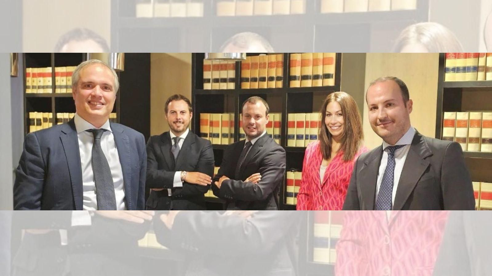 El equipo de Roa Legal.