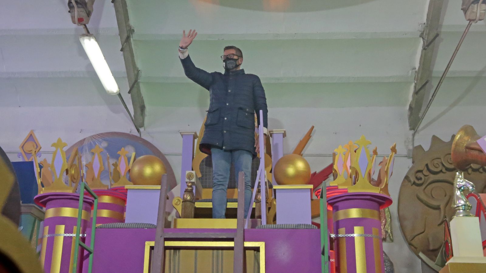 Visita de sus Majestades al taller de fiestas del ayuntamiento de Jerez