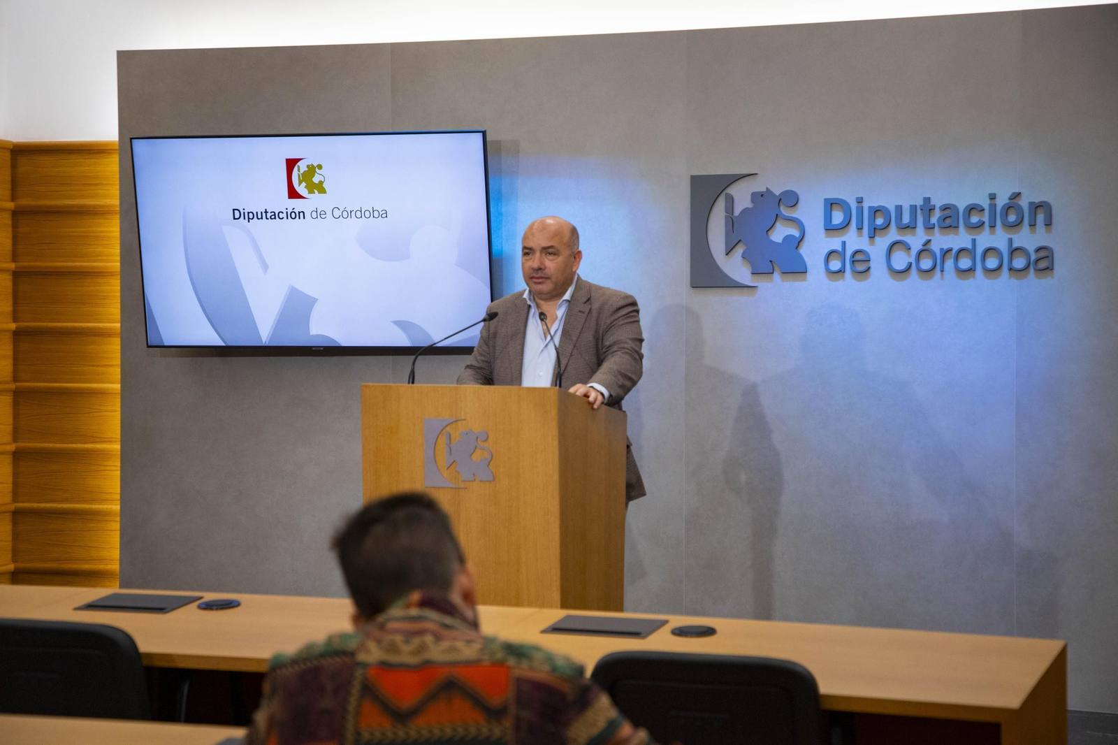 El delgado de Cultura de la Diputación, Gabriel Duque, presenta las líneas de ayudas.