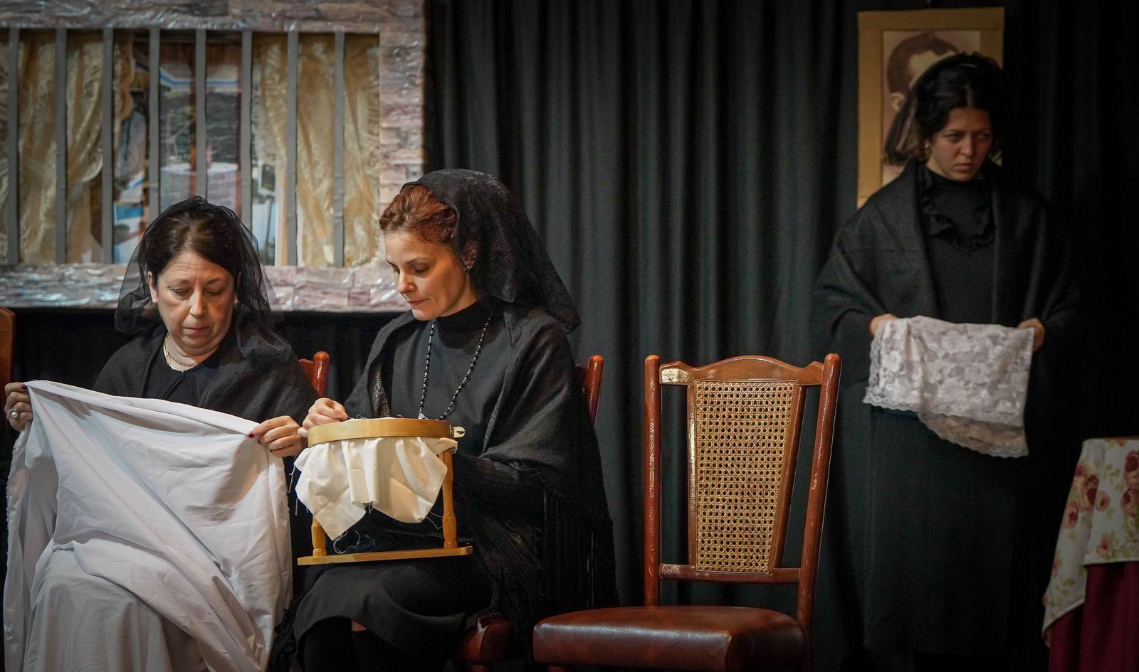 Imágenes del ensayo del grupo de teatro Yerbagüena de Santiago