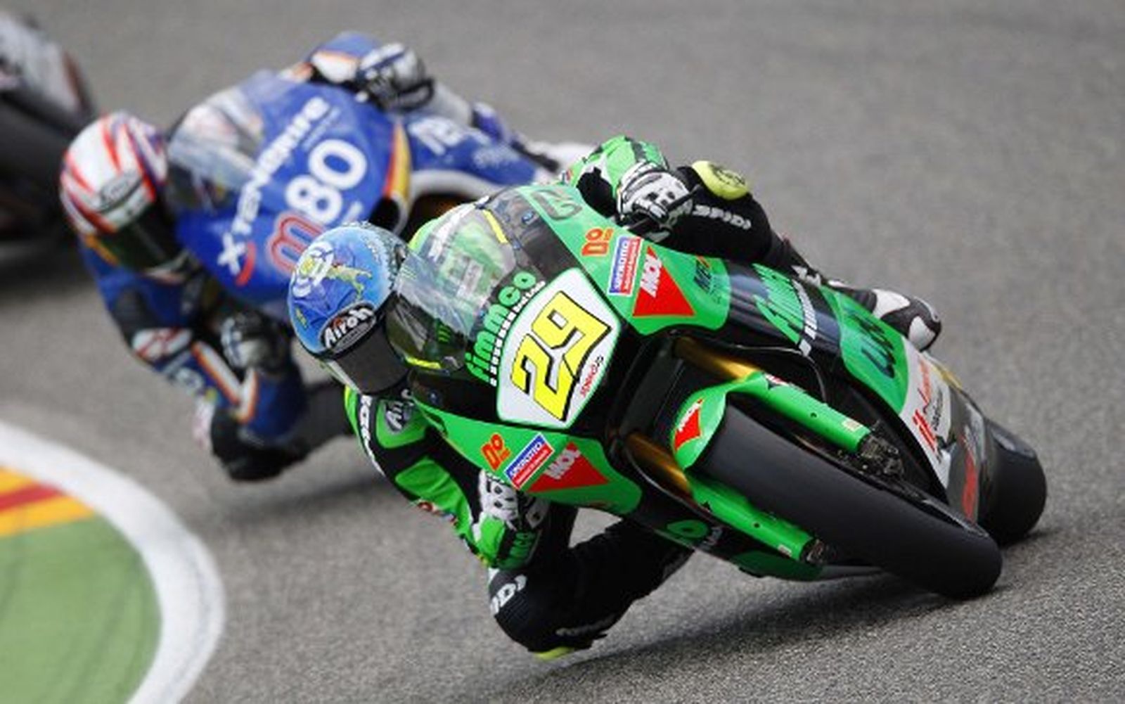 Iannone logra el mejor tiempo en Moto2 con Elías a dos décimas