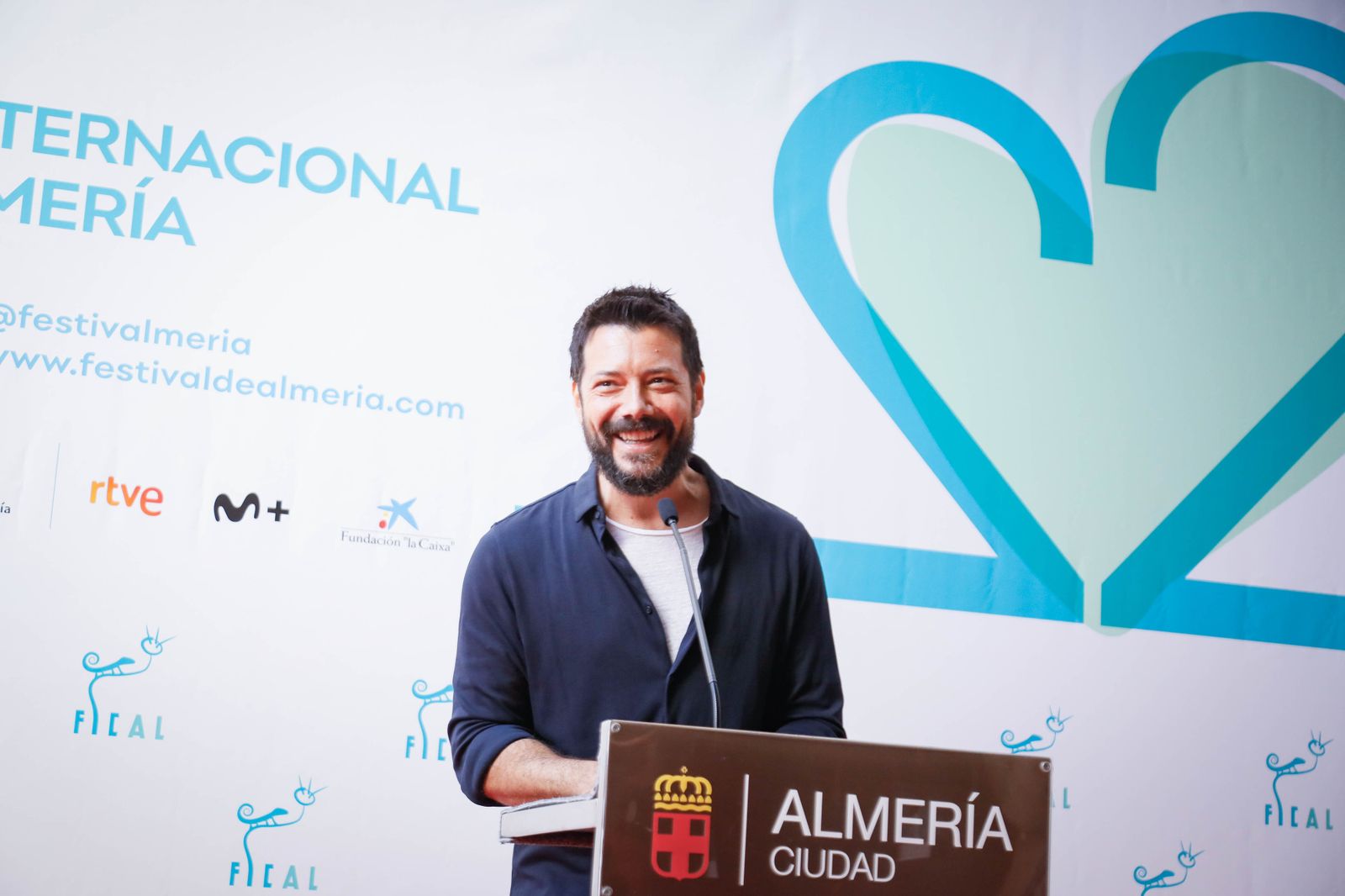 Imágenes en el paseo de la fama de Álvaro Morte