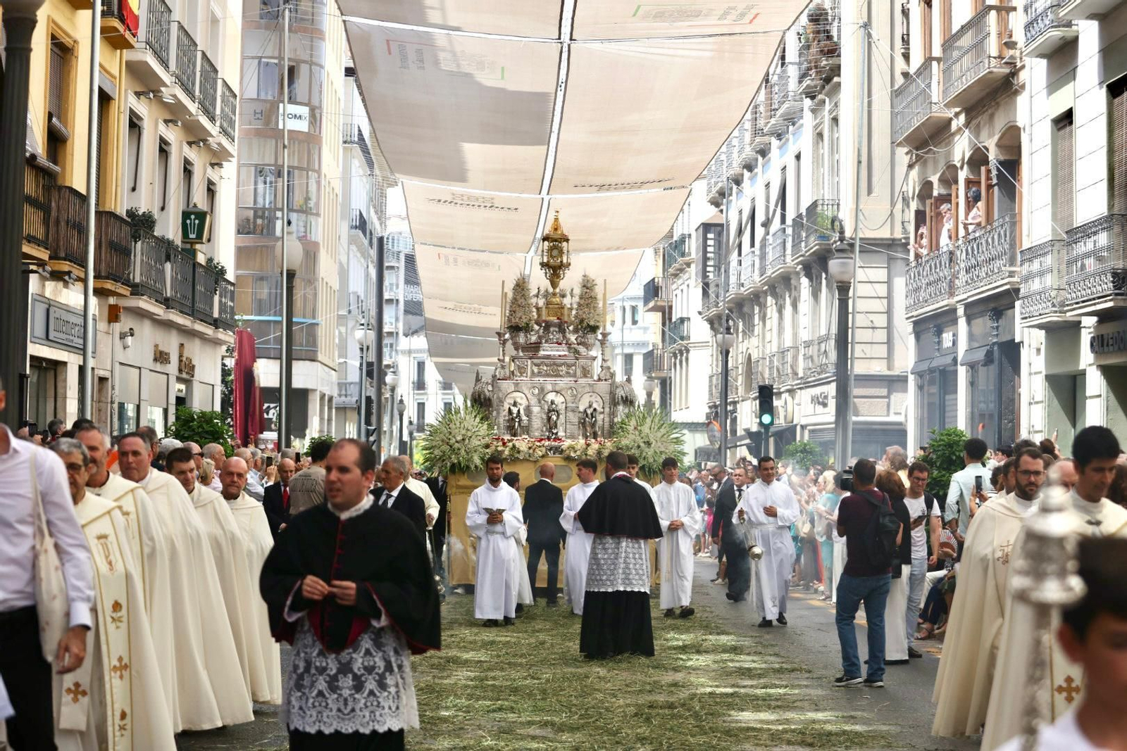 Solemne Procesión del Corpus Christi de Granada, Junio 2025.jpeg Solemne Procesión del Corpus Christi de Granada, Junio 2025.jpeg