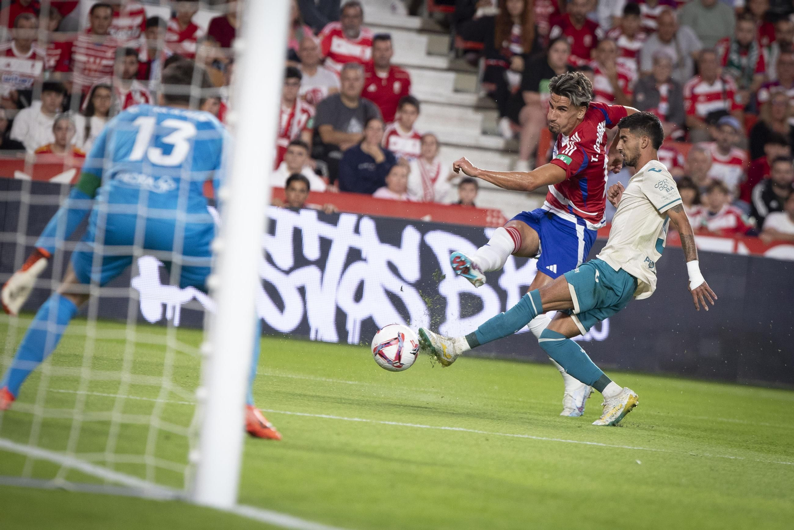Las fotos del Granada - Córdoba CF en Los Cármenes