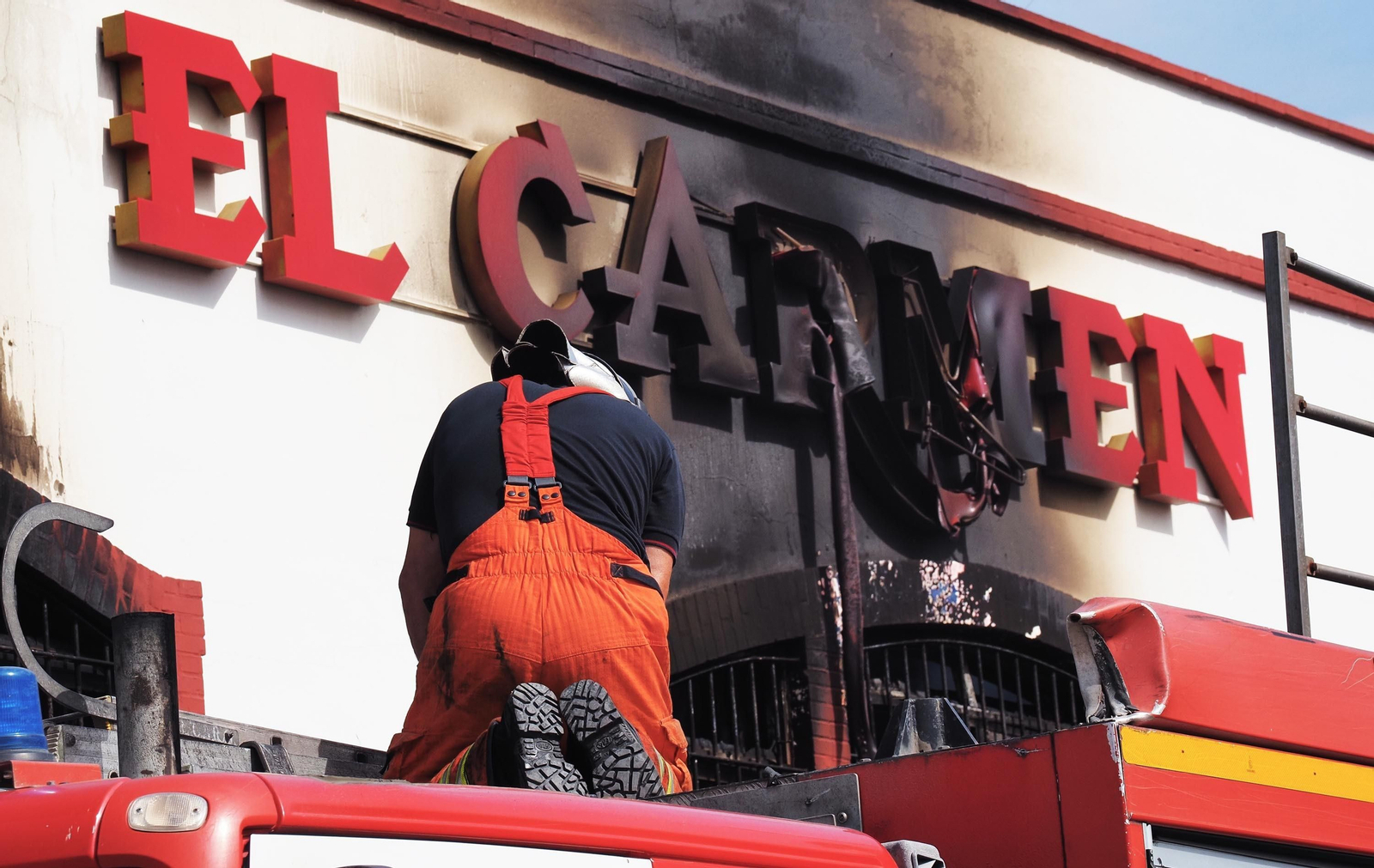Así han quedado las naves industriales del polígono pesquero de Isla Cristina tras el incendio Así han quedado las naves industriales del polígono pesquero de Isla Cristina tras el incendio