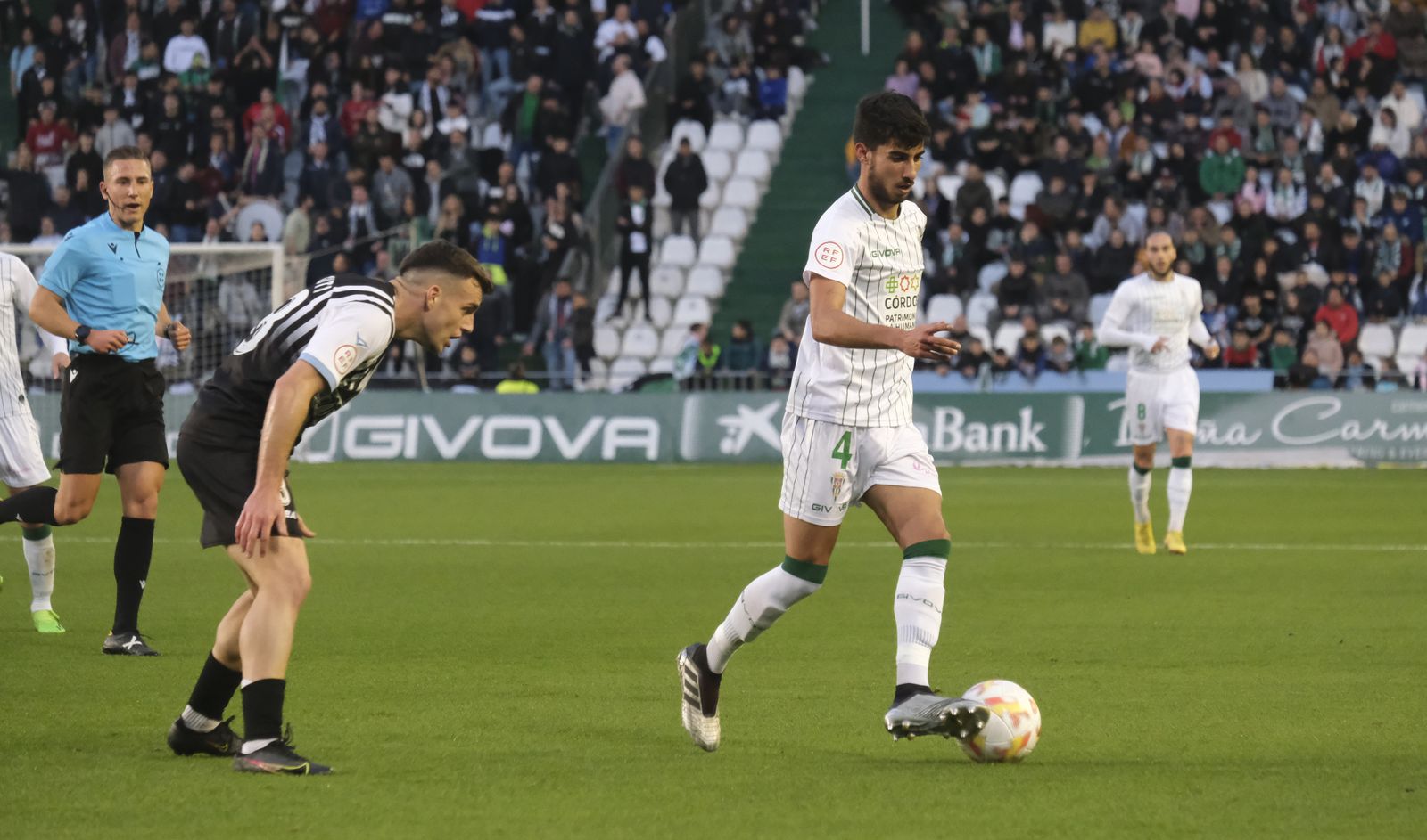 Las imágenes de la derrota del Córdoba CF ante la Balona en El Arcángel