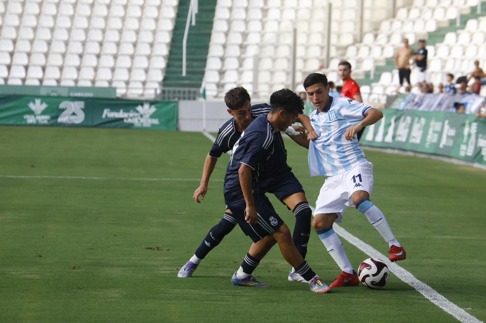 Las mejores fotos del Racing Club - Real Madrid del Mundial de Clubes juvenil en El Arcángel