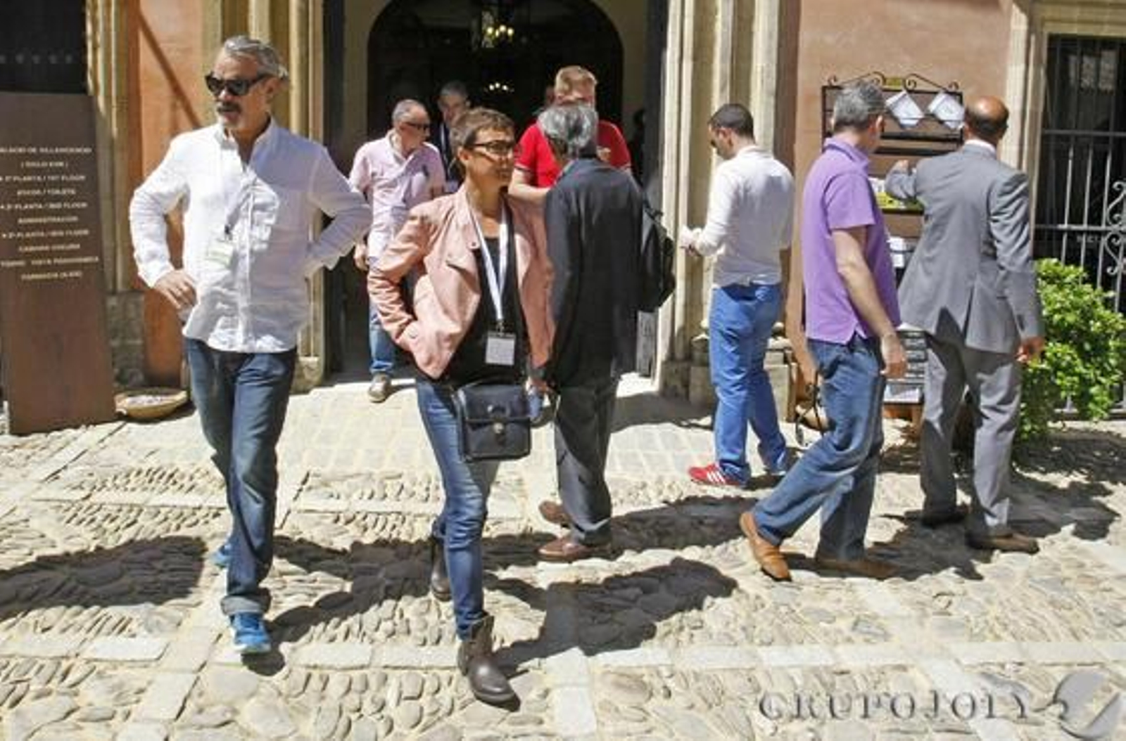 La presentadora Eva Hache se dejó ver ayer por las instalaciones del Alcázar.

Foto: Pascual
