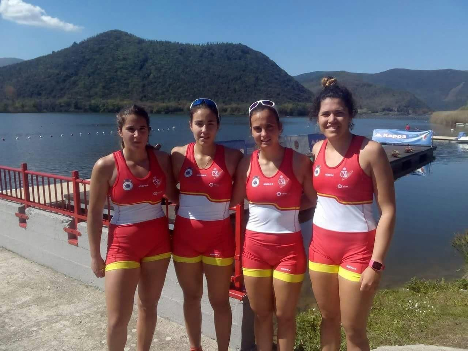 El cuatro scull femenimo español, con Valeria Palma.