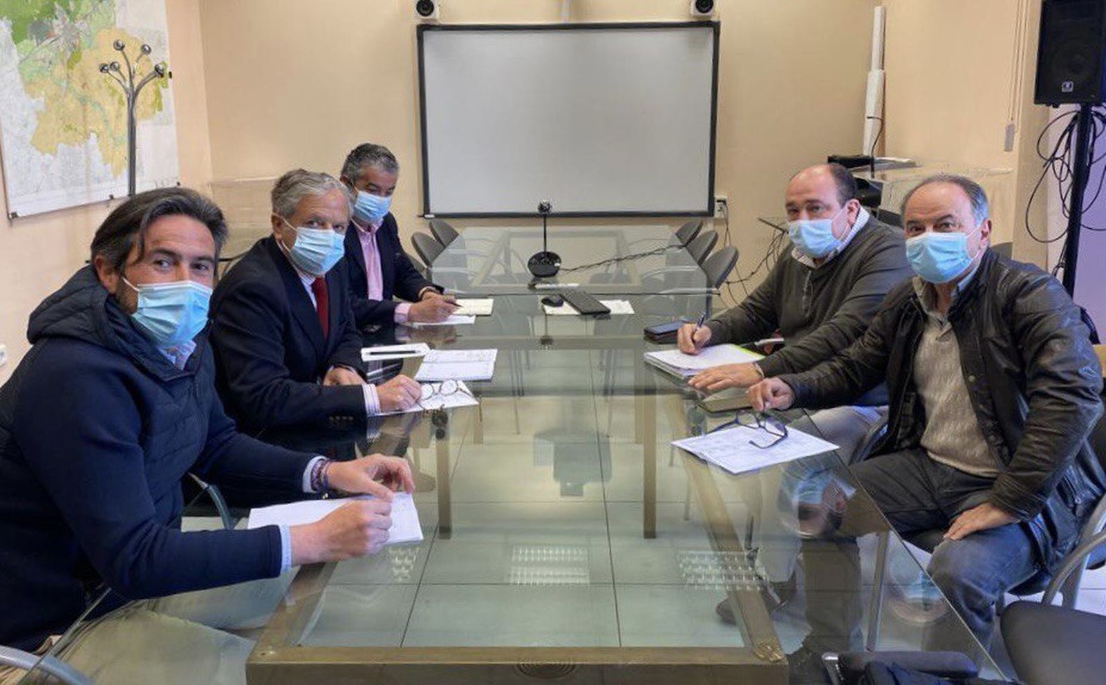 Encuentro entre la Gerencia de Urbanismo y la entidad urbanística de conservación de Las Jaras.