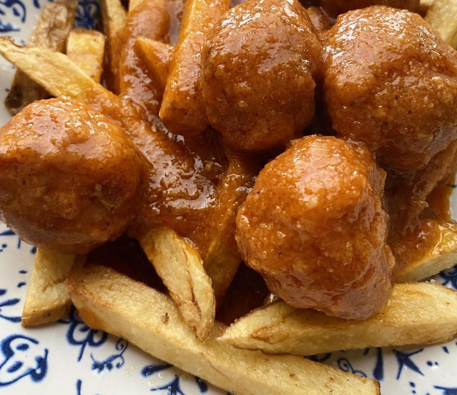 Taberna Cofrade El Cabildo / Dirección: C. Gral. García de la Herrán, 22.