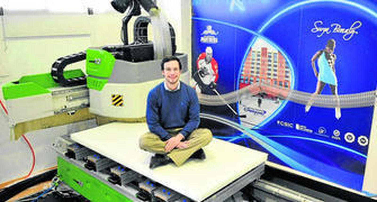 Adrián Ortiz, primer directivo de Xtraice, en la fábrica de la empresa que dirige.