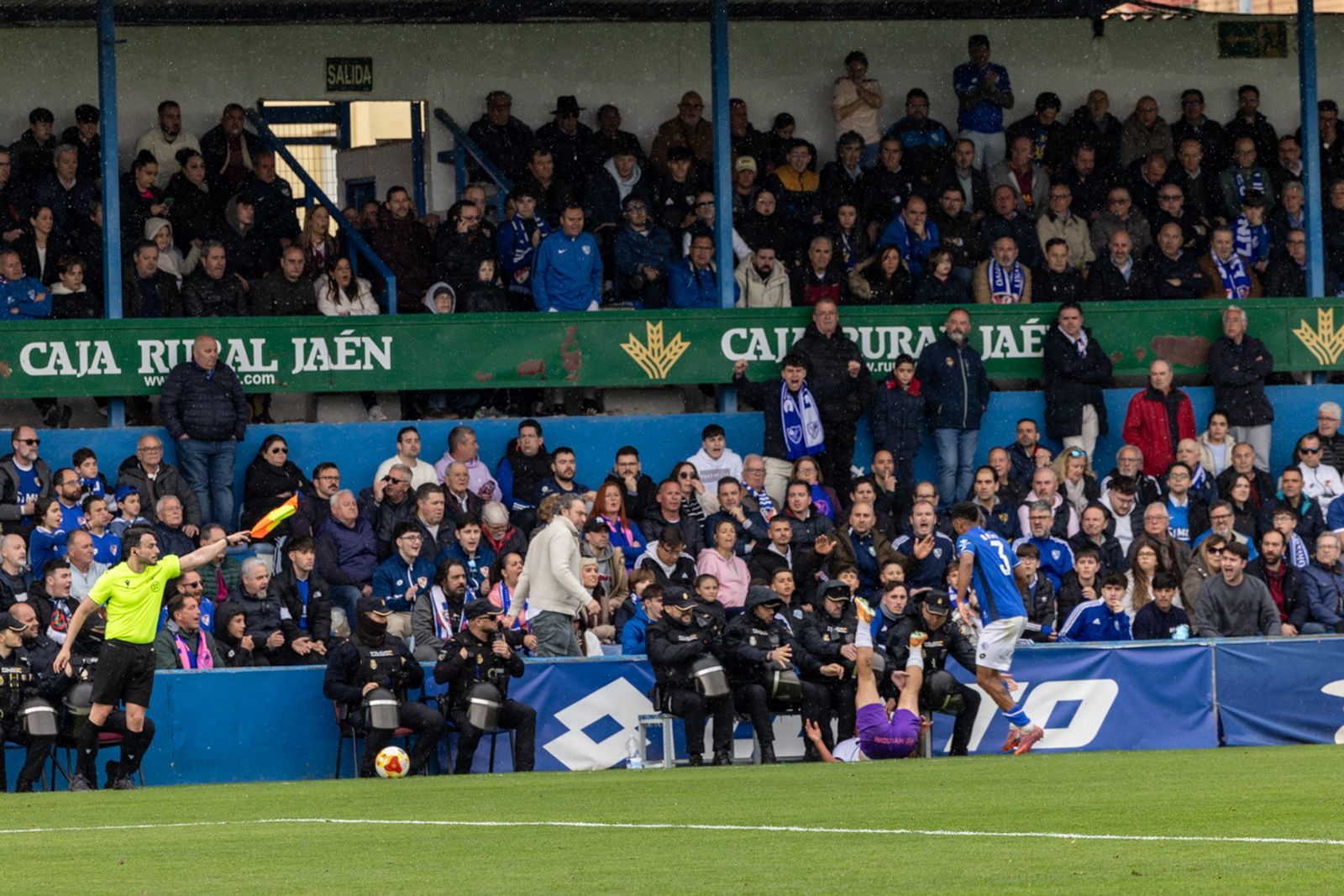 Las mejores imágenes del empate en el derbi entre Linares Deportivo y Real Jaén