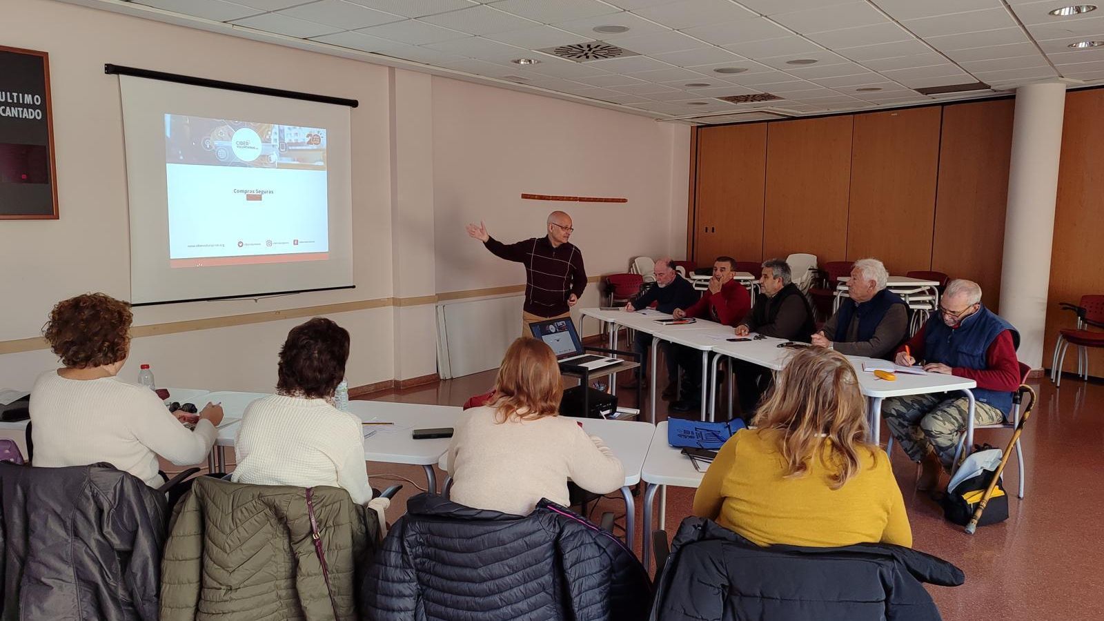 Taller de Ciberformaciones TIC de CiberVoluntarios.