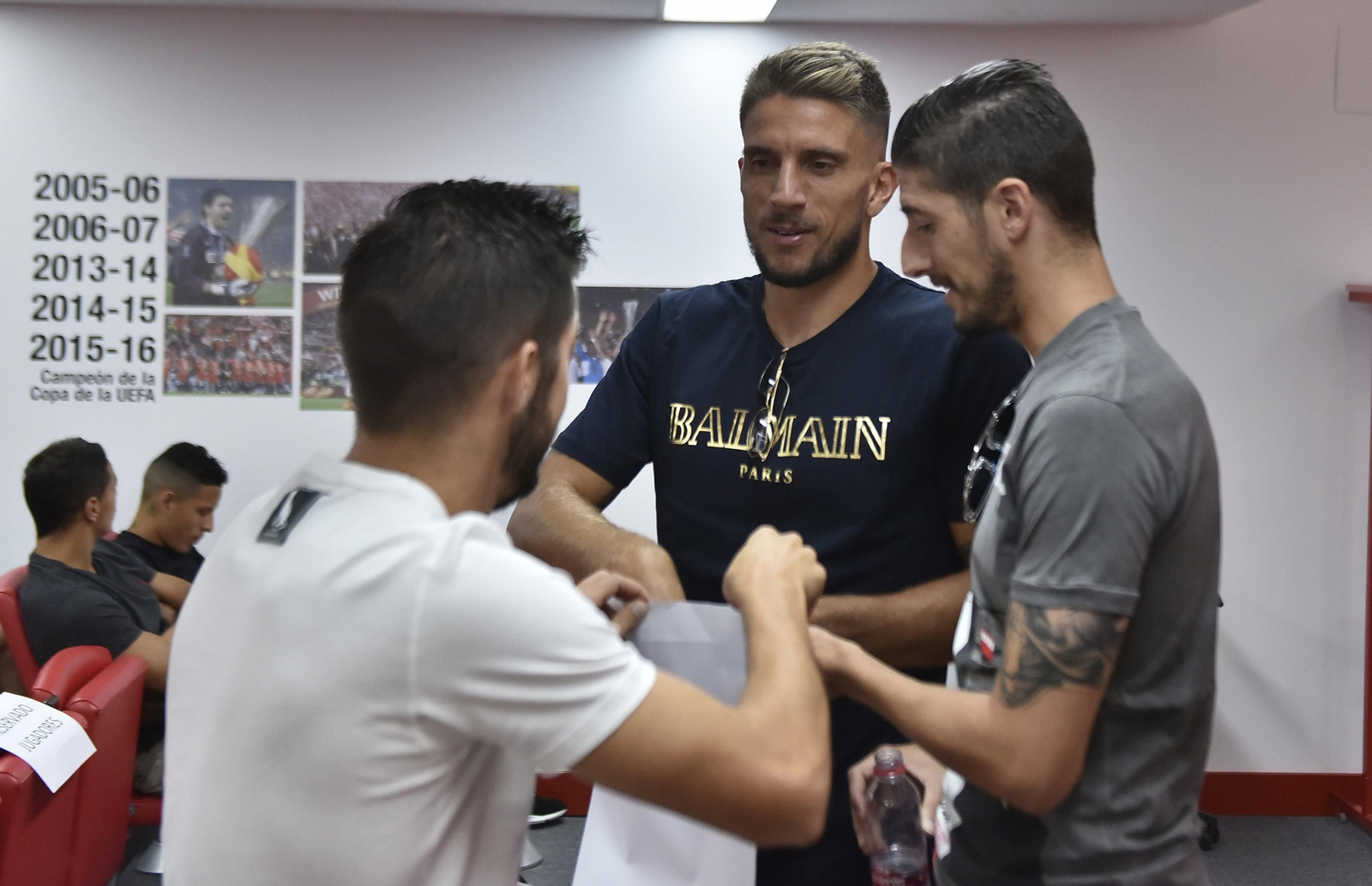 Las imágenes de la emotiva despedida de Nico Pareja del Sevilla