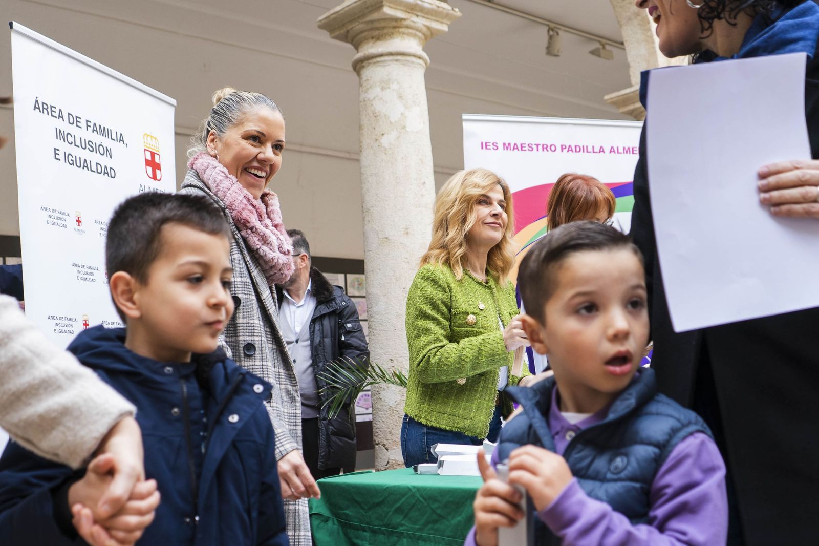 Las imágenes de los premios de la VII Edición del Concurso Intercentros 'Dale al Arte por la Igualdad'