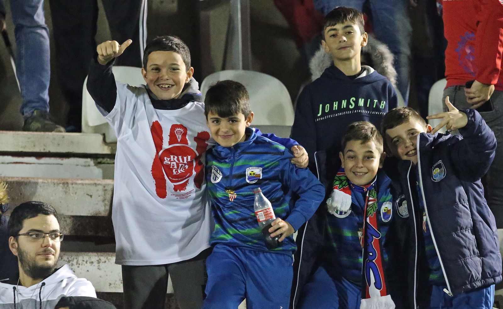 Fotos de la afición en el Nuevo Mirador