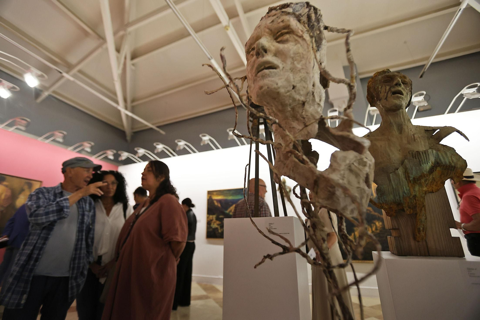 Imágenes de la inauguración de la muestra 'Camino de Perfección' del pintor Antonio Belmonte