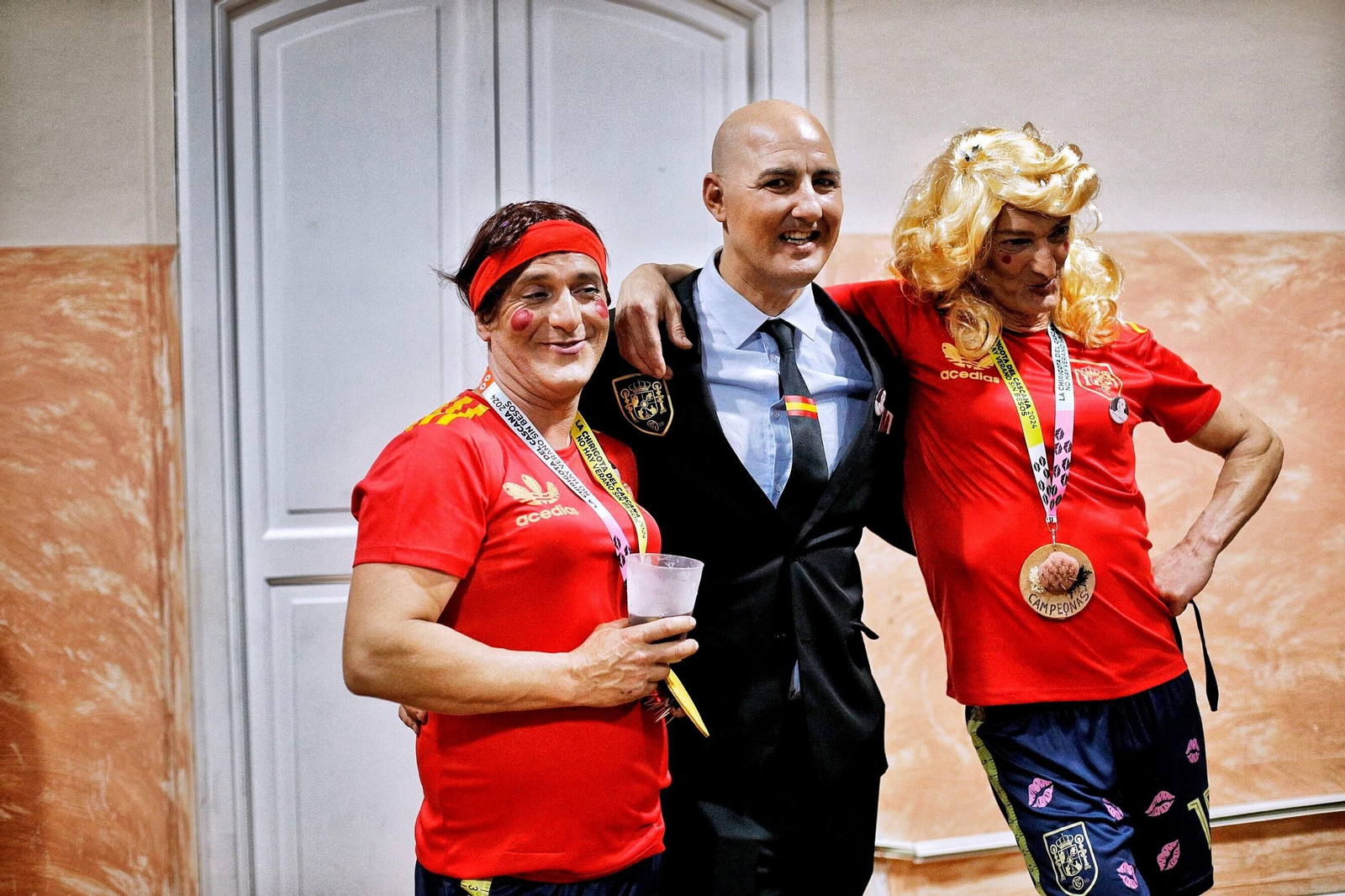 Chirigota 'No hay verano sin besos' en camerinos