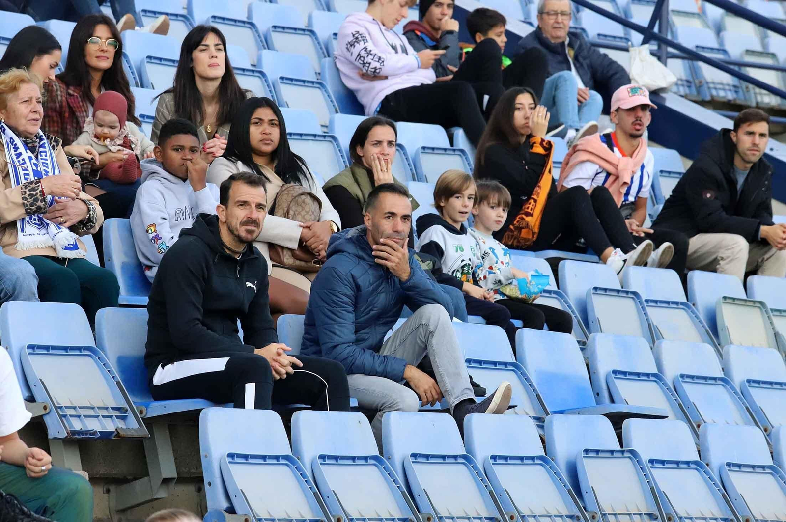 Imágenes del ambiente en las gradas del Nuevo Colombino