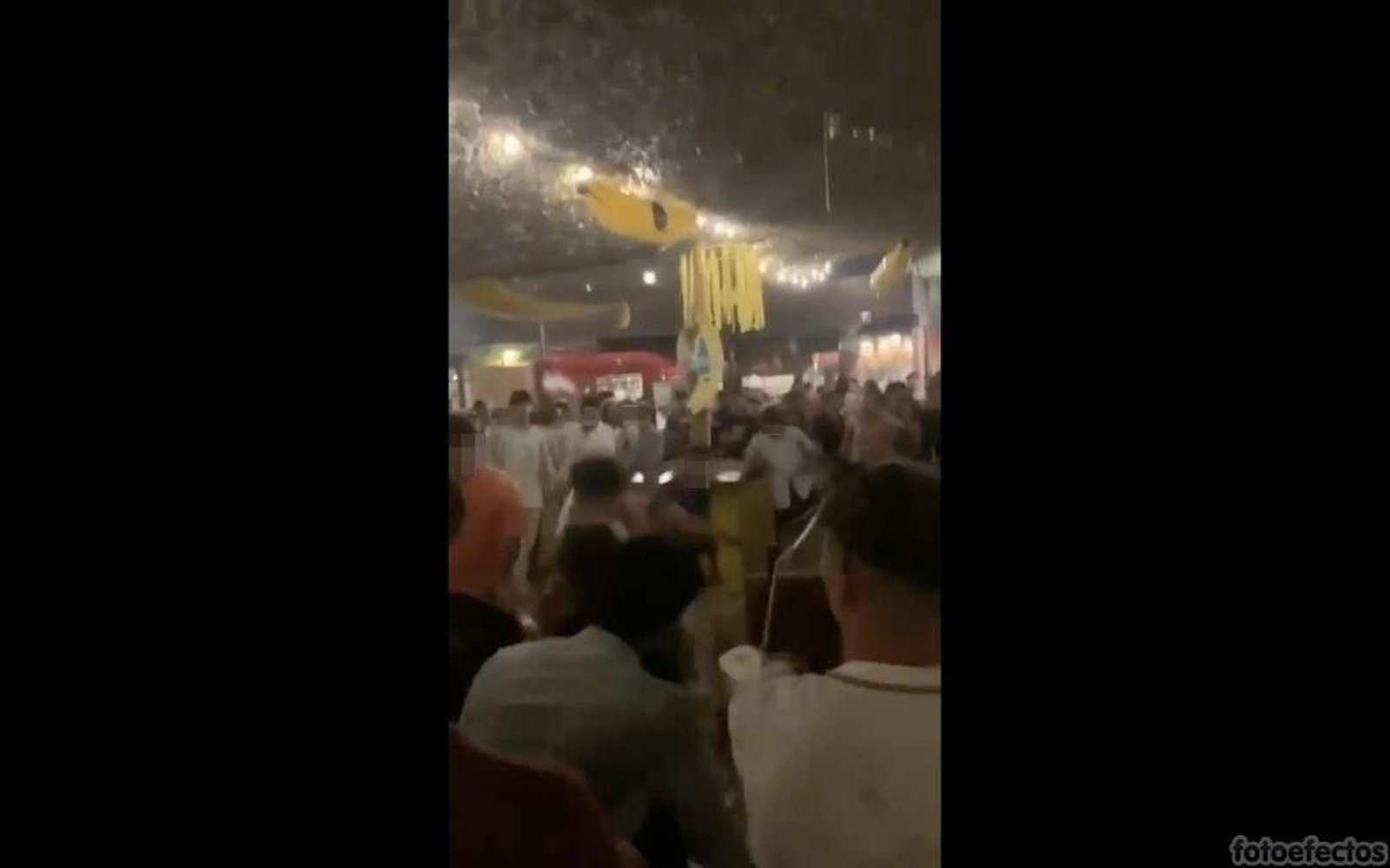 Uno de los momentos de la presunta reyerta en el chiringuito de Torremolinos.