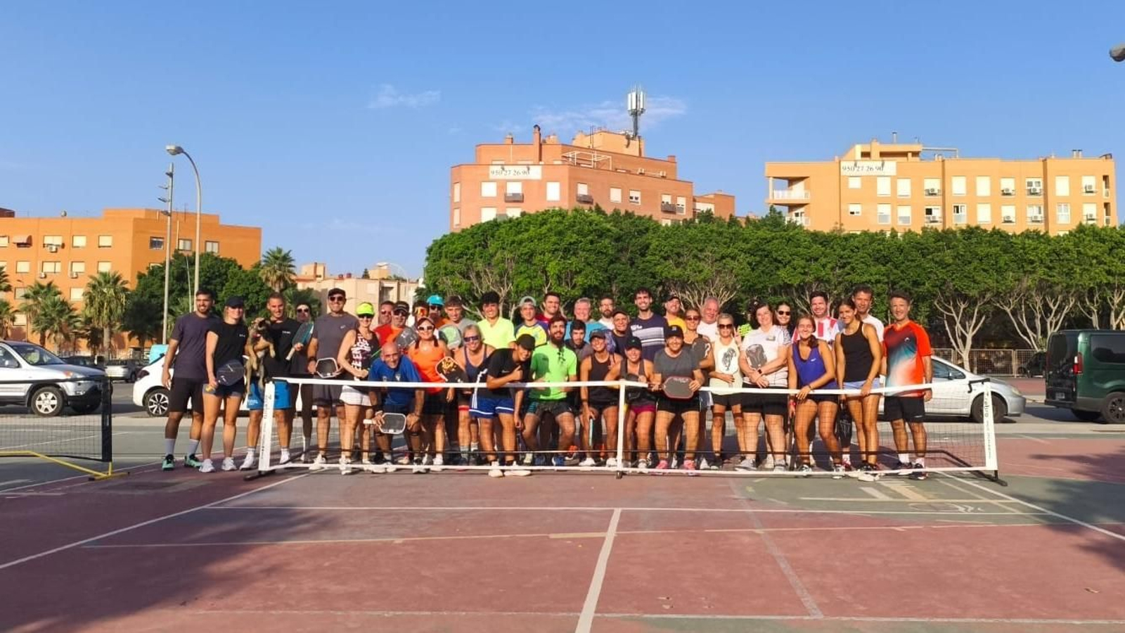 El pickleball se hace un hueco en la Feria, con un torneo con jugadores de España, Argentina y Reino Unido.