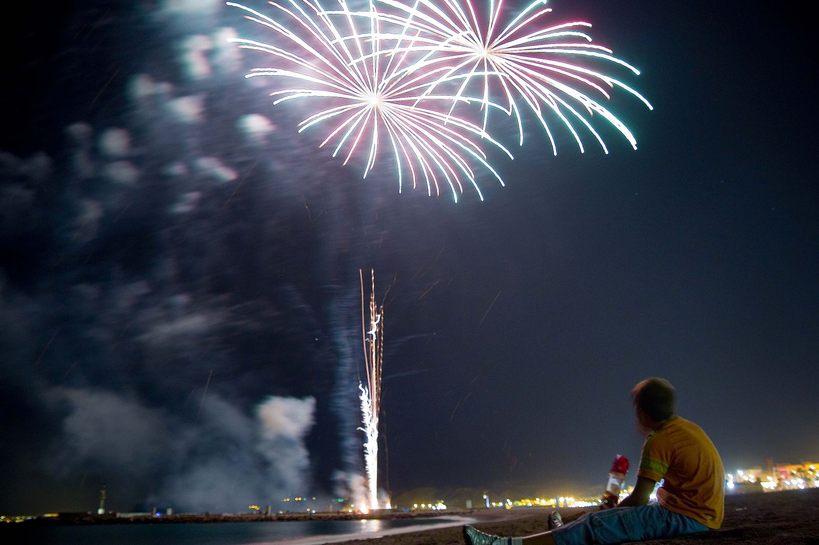 Fuegos artificiales en la Feria de Almería